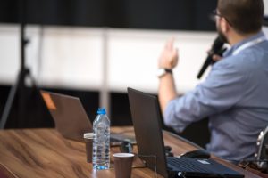 Jak budować partnerstwa biznesowe: Kluczowe zasady i strategie współpracy
