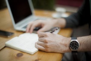 Najpopularniejsze kursy programistyczne: Jak rozpocząć karierę w branży IT